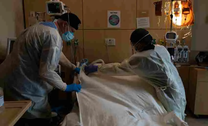 AP Persona fallecida en un hospital en EU