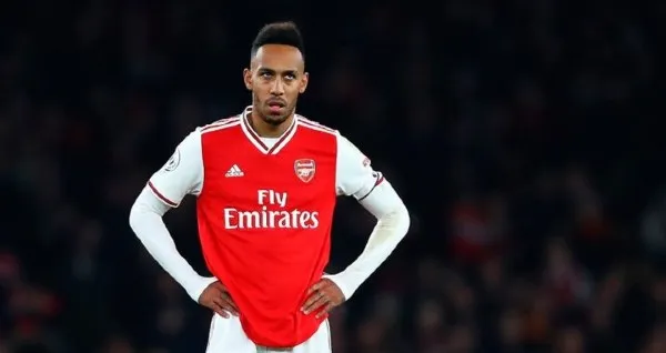 EFE Pierre-Emerick Aubameyang reacciona con el Arsenal
