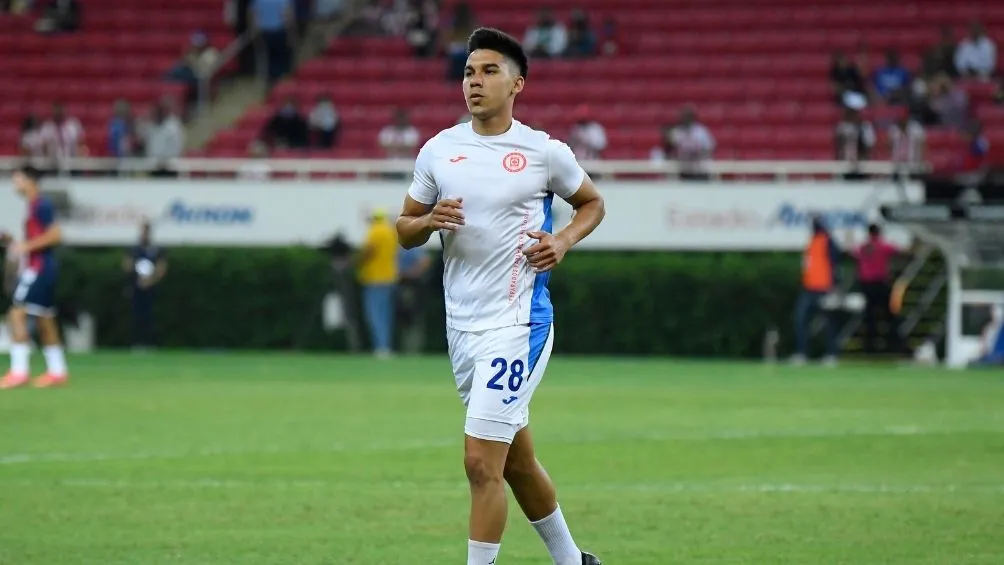 IMAGO7 Fernández en un partido con Cruz Azul