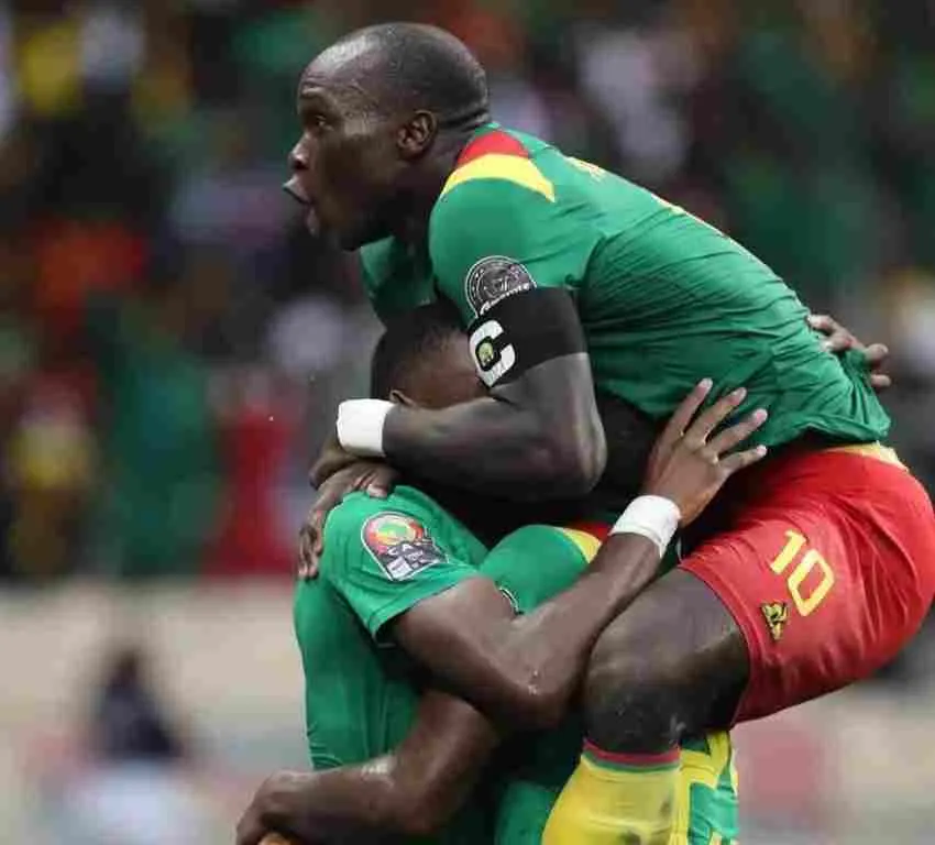 TWITTER: @FecafootOfficie Camerun celebrando la victoria
