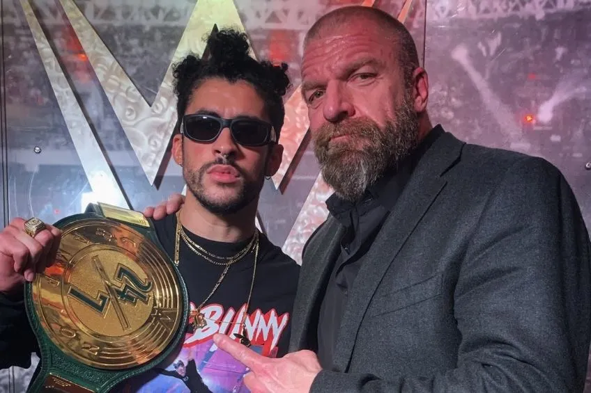 TWITTER: @TripleH Bad Bunny siendo campeón en WWE