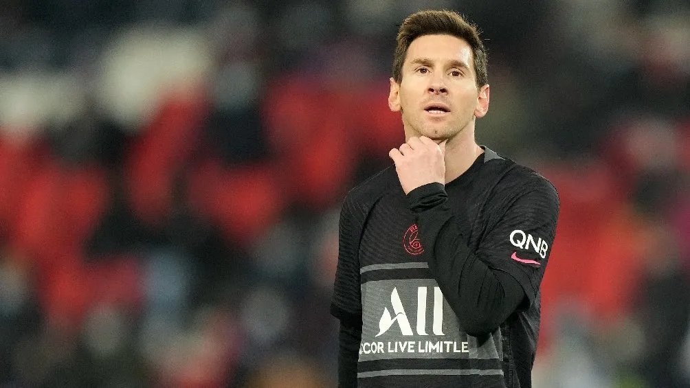 AP Lionel Messi jugando partido con el París Saint-Germain