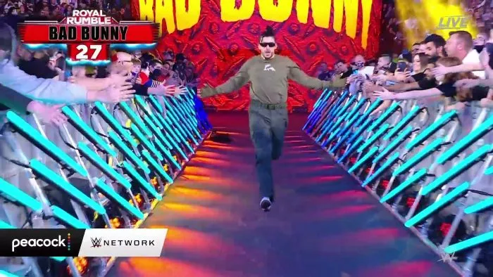 WWE Bad Bunny ingresando a la Batalla Real