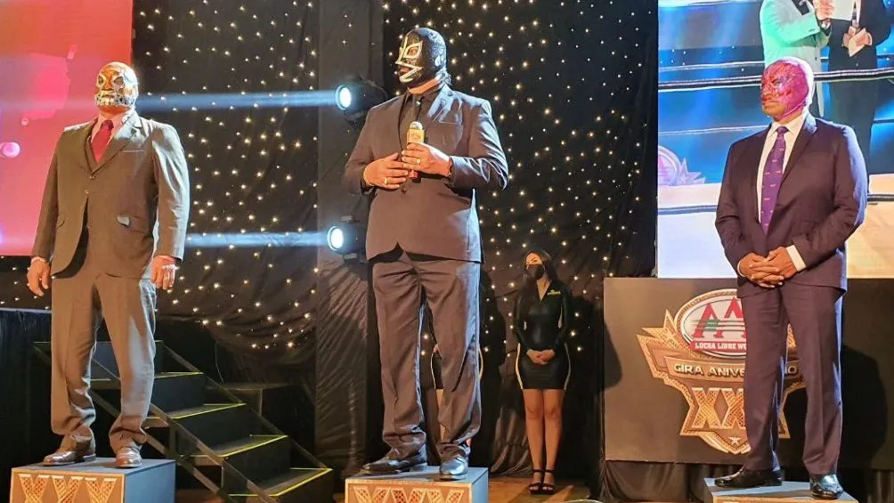 TWITTER | @CANALSPACE Conferencia ante los medios sobre Triplemanía XXX