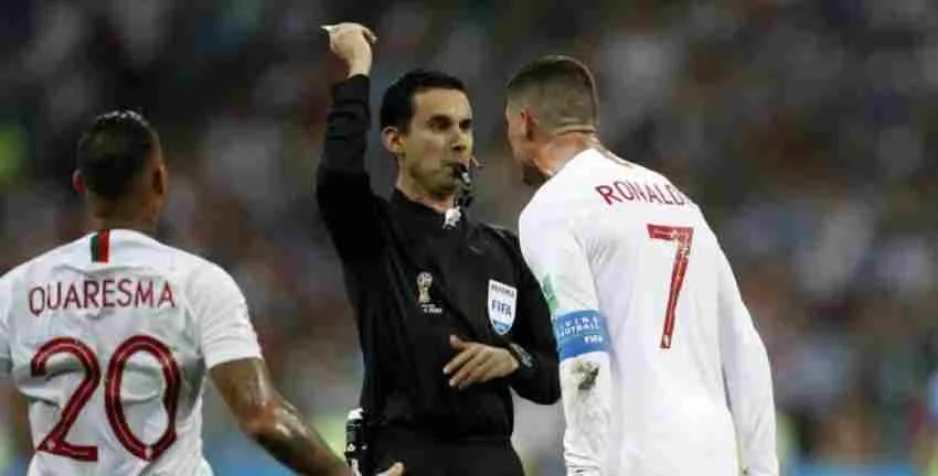 AP Ramos le sacó la tarjeta amarilla a Cristiano