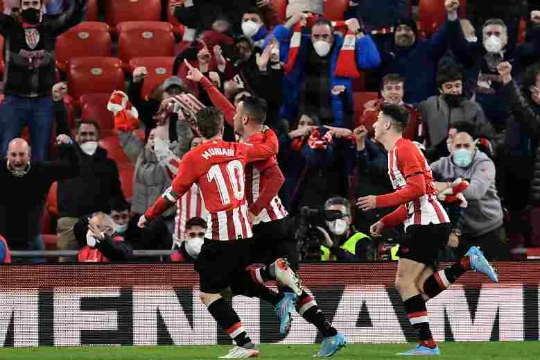 AP Athletic celebrando la victoria