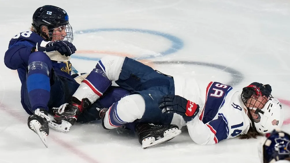 AP Decker sufrió fuerte lesión tras impactarse con Ronja Savolainen