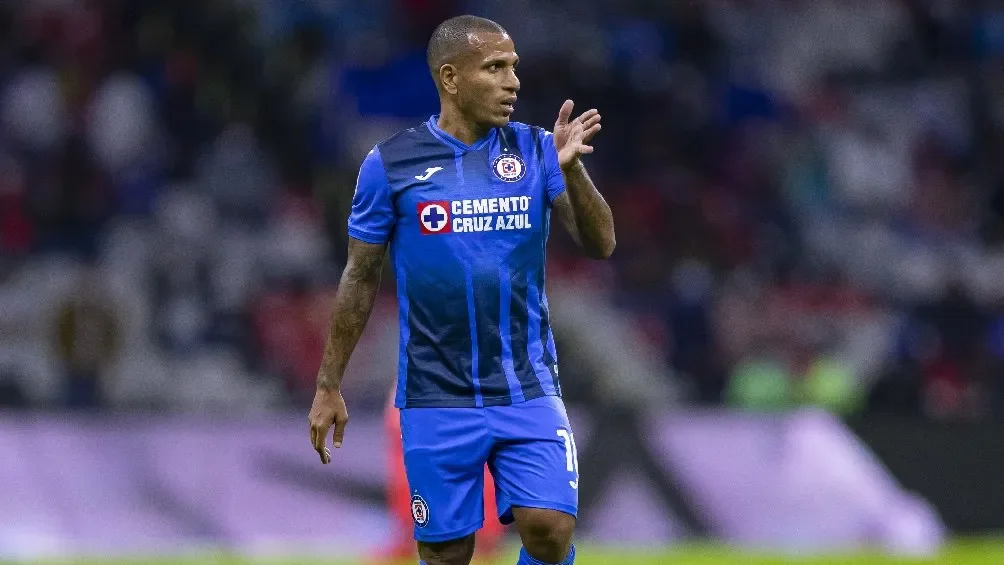 MEXSPORT Rómulo Otero jugando partido con Cruz Azul en la Liga MX