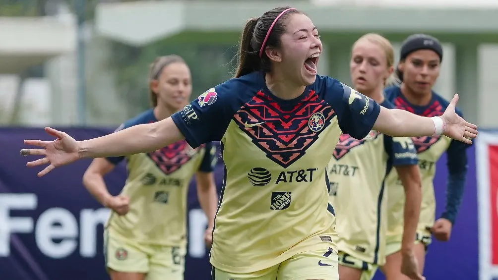 IMAGO7 Katty Martínez festejando su gol 100 en la Liga MX Femenil