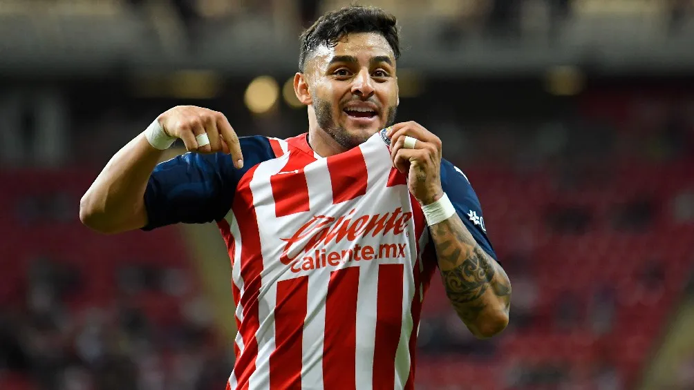 IMAGO7 Alexis Vega celebrando gol con Chivas en la Liga MX