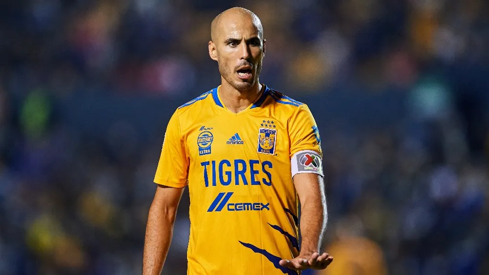 MEXSPORT Guido Pizarro jugando partido con Tigres en la Liga MX