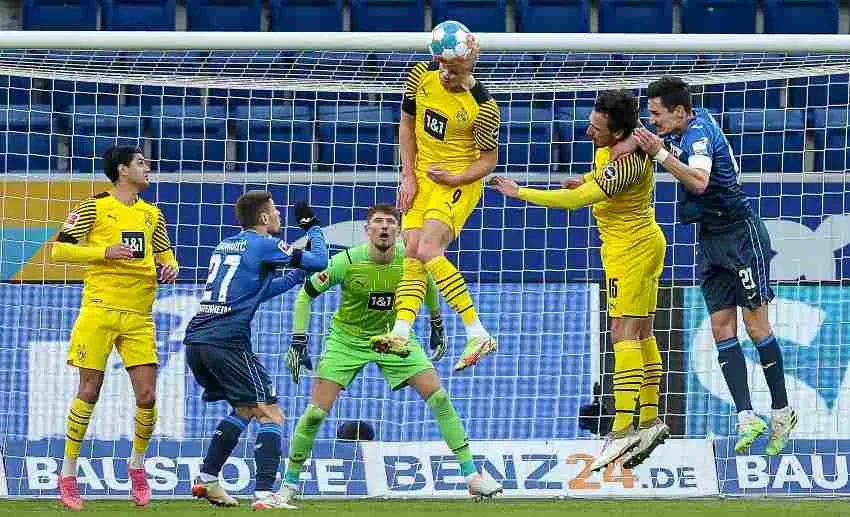 TWITTER: @ErlingHaaland Erling en un partido con el BVB