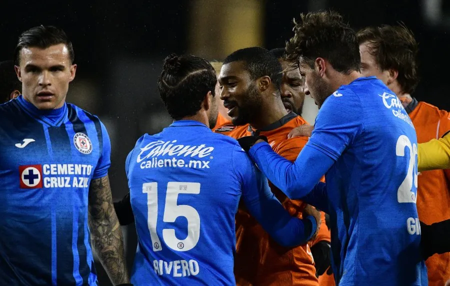 MEXSPORT Conato de bronca en el juego