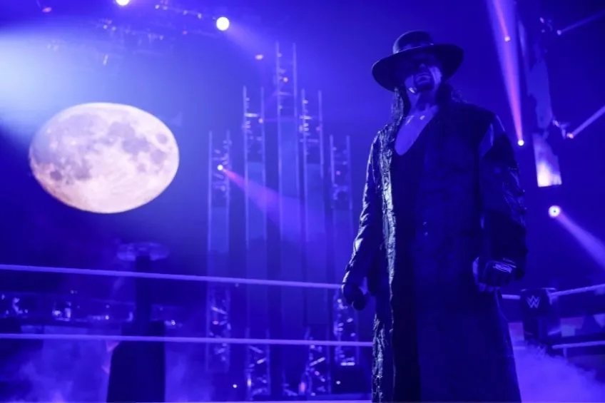 AP Undertaker haciendo su entrada