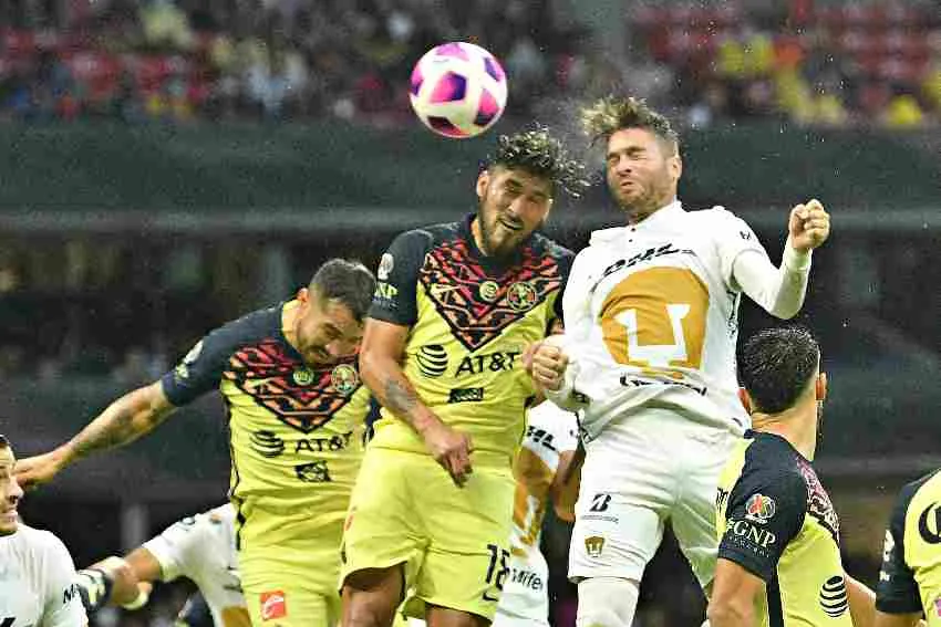 IMAGO 7 Bruno Valdez y Palermo Ortíz en un Pumas vs América
