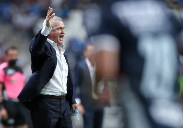 IMAGO7 Javier Aguirre en acción