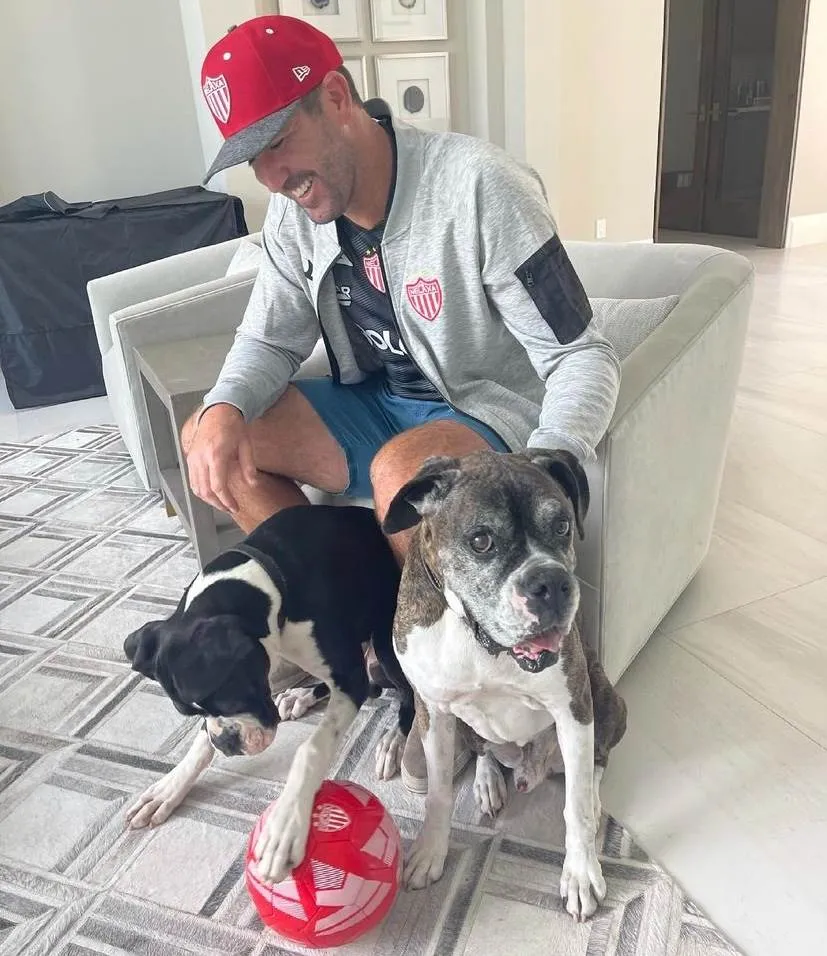 INSTAGRAM | @JUSTINVERLANDER Justin Verlander portando indumentaria y accesorios del Necaxa