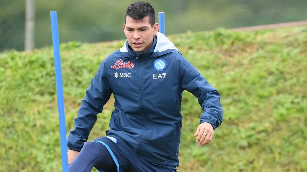TWITTER | @SSCNAPOLI Hirving 'Chucky' Lozano entrenando sin vendaje con el Napoli