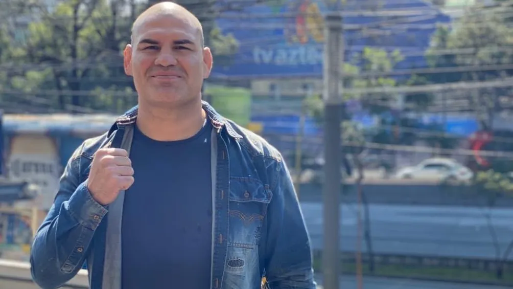 TWITTER | @CAINMMA Caín Velásquez paseando por la Ciudad de México
