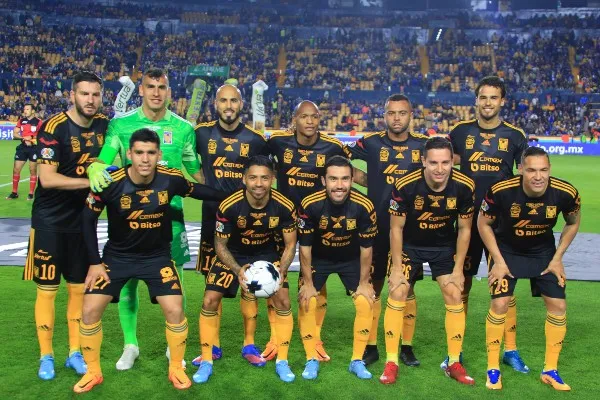 IMAGO7 La escuadra de Tigres previo a partido
