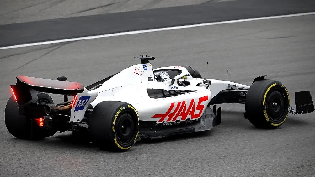 TWITTER @HAASF1TEAM Nikita Mazepin durante las prácticas en Barcelona con Haas