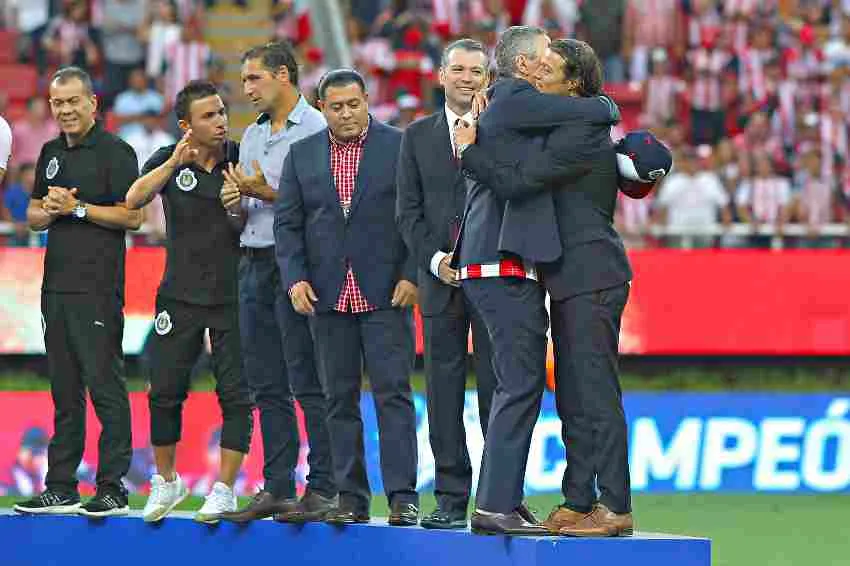 IMAGO 7 Vergara y Almeyda en la celebración del último título