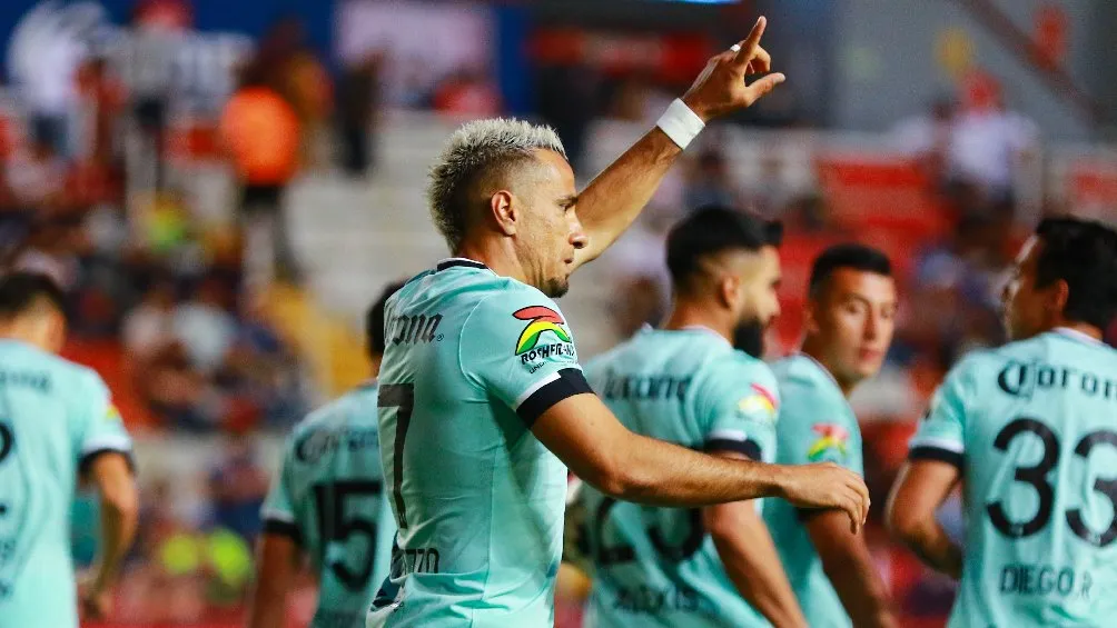 IMAGO7 Camilo Sanvezzo festejando anotación ante Necaxa en la Liga MX