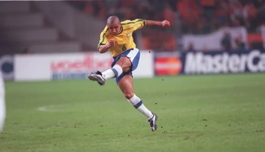EFE Roberto Carlos, leyenda del Real Madrid y Brasil
