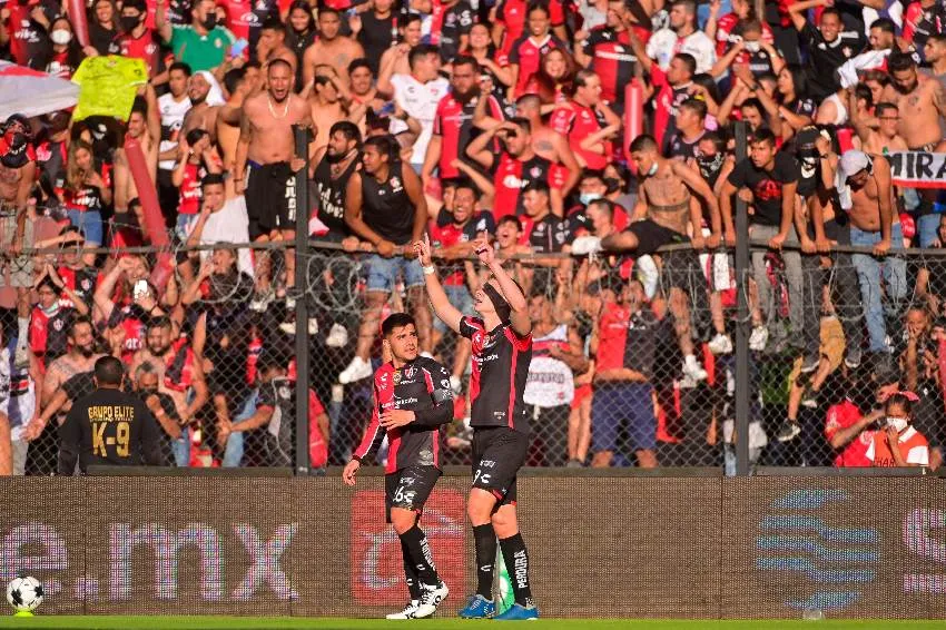 IMAGO 7 Julio Furch celebrando su gol vs Querétaro