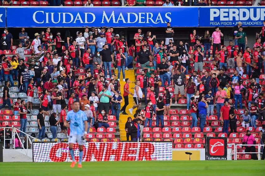 IMAGO 7 Fanáticos del Atlas en La Corregidora