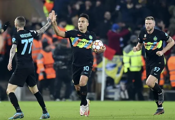 EFE Lautaro Martínez tras anotar con el Inter