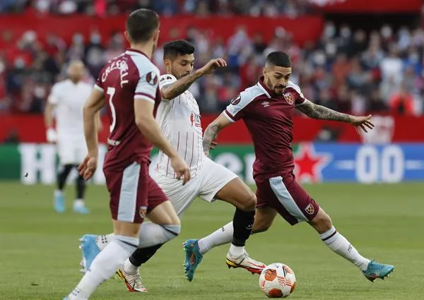 EFE 'Tecatito' Corona durante partido ante West Ham