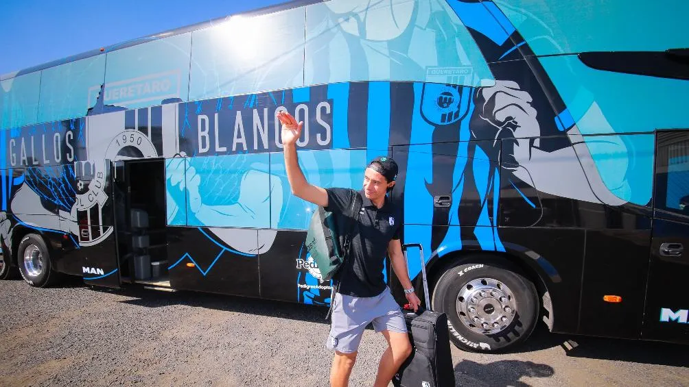 IMAGO7 Toño Rodríguez llegando a La Corregidora para partido de Liga MX