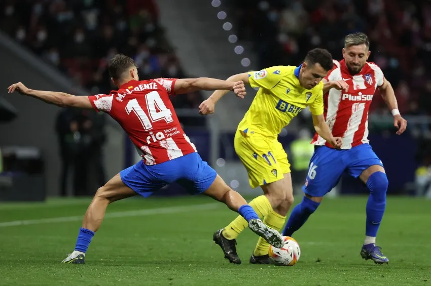 EFE Héctor Herrera y Marcos Llorente en el partido vs Cádiz