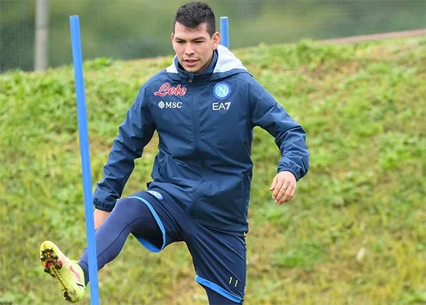 TWITTER @sscNapoliES Chucky Lozano durante un entrenamiento