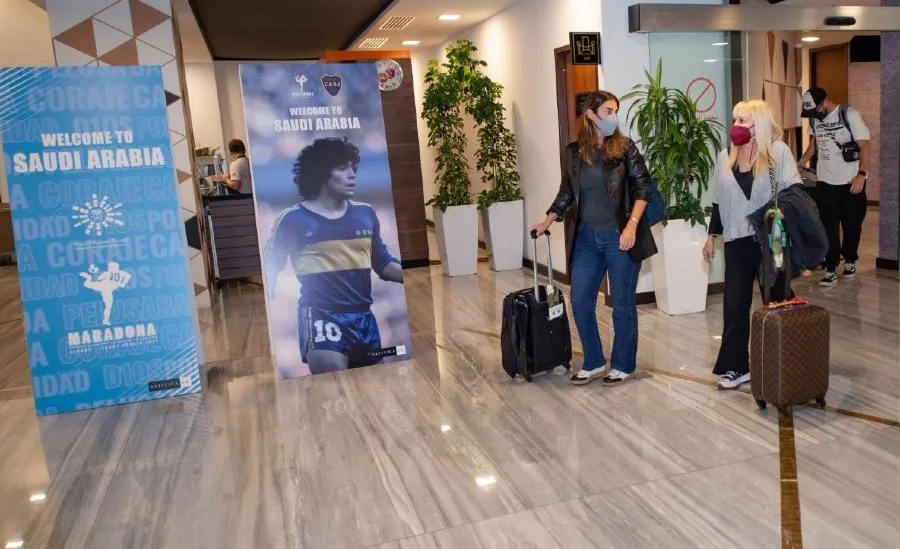 ESPECIAL Parte de la familia de Diego llegando a Arabia Saudita