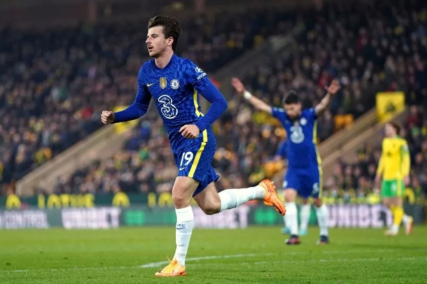 AP Mason Mount festejando un gol