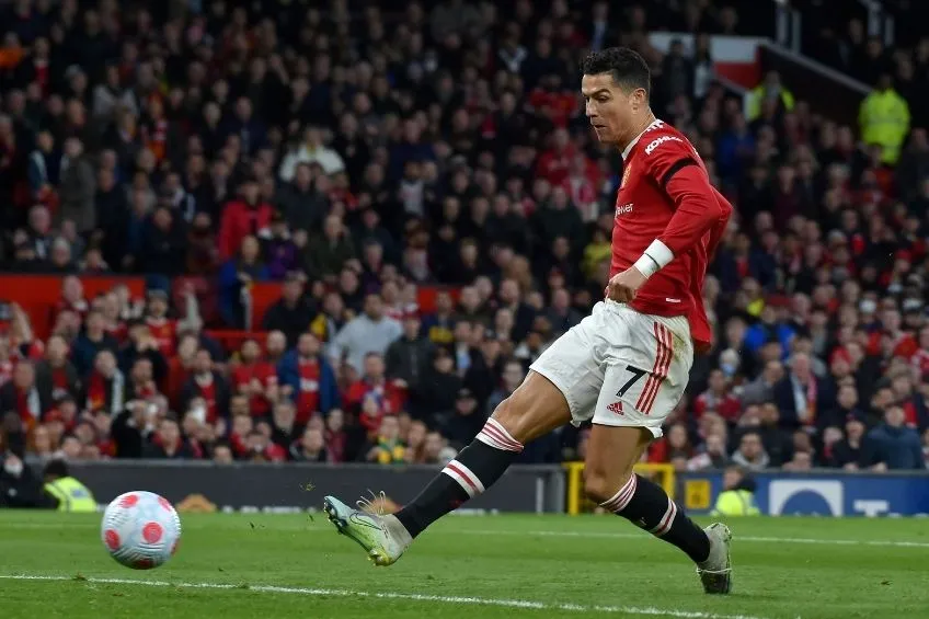 AP Cristiano Ronaldo anotando un gol