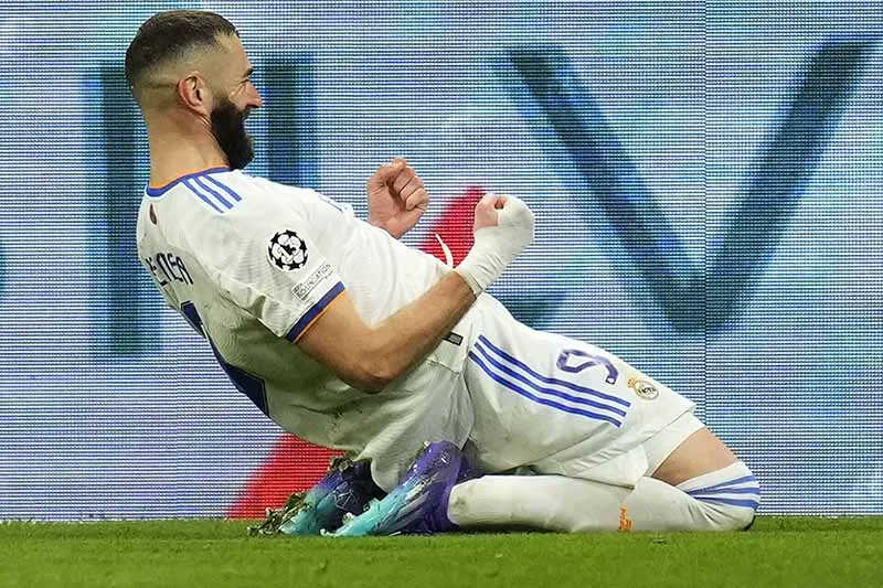 AP Karim Benzema durante un duelo con el Real Madrid