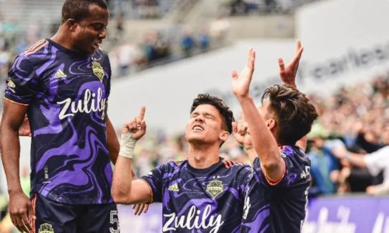 TWITTER @SoundersFC Xavier Arreaga le dio el triunfo a Seattle