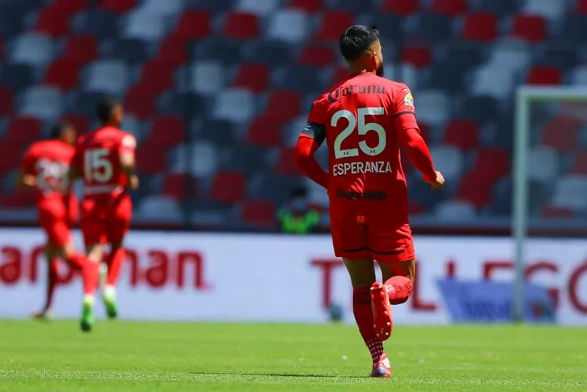 IMAGO7 Alexis Canelo con la palabra 'Esperanza'