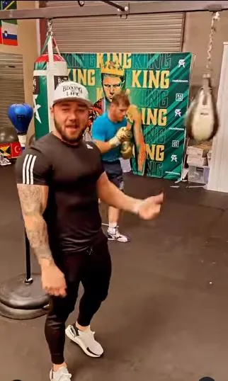 betosierraoficial Beto Sierra interpretando Así es la Vida junto al Canelo