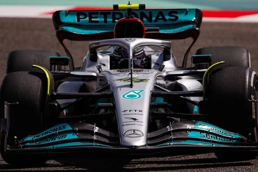 TWITTER: @MercedesAMGF1 Hamilton durante las pruebas de pretemporada