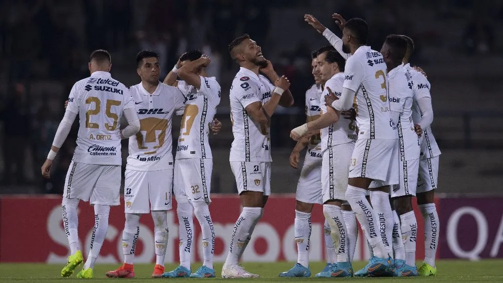 MEXSPORT Jugadores de Pumas festejando victoria en la Concachampions