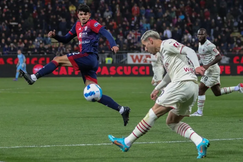 EFE Theo Hernández en el partido vs Cagliari
