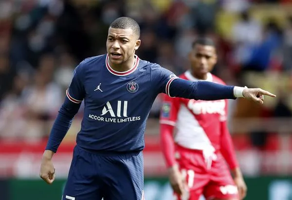 EFE Mbappé en partido con el PSG