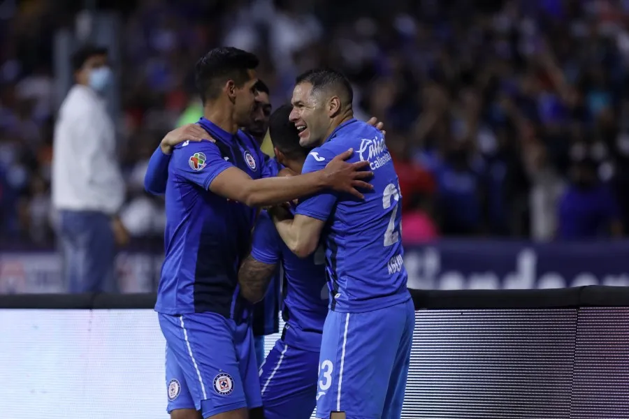 IMAGO7 Jugadores de Cruz Azul celebrando un gol