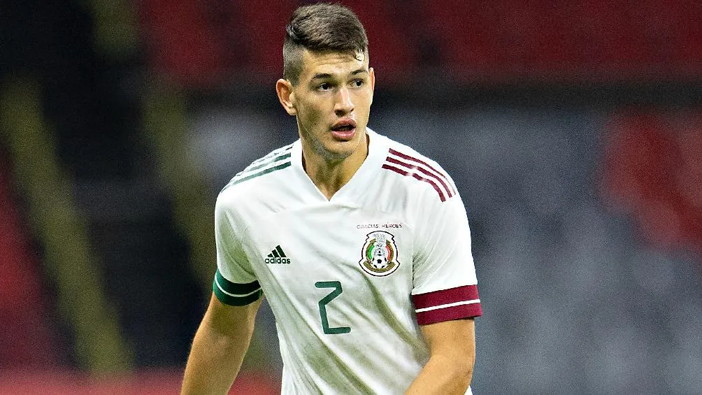 IMAGO7 César Montes jugando partido con la Selección Mexicana en el Azteca