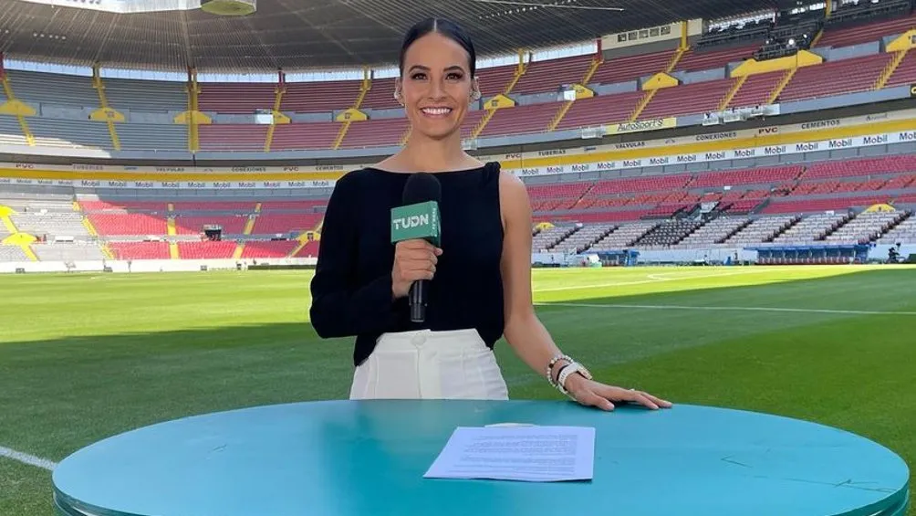 INSTAGRAM | @GEORGINAHOL Georgina Holguín como conductora en programa de TUDN