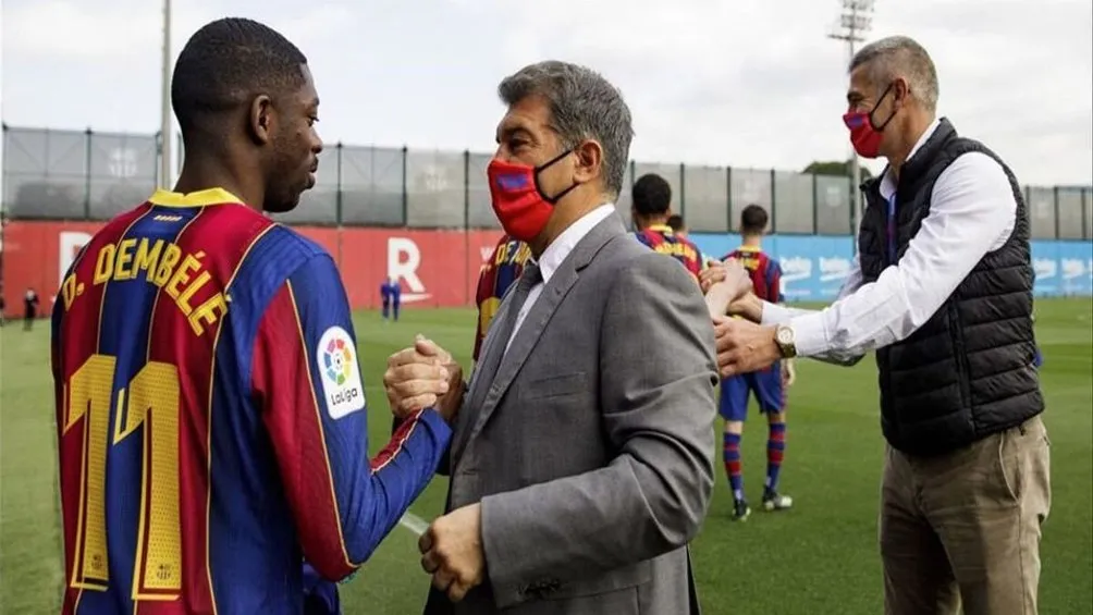 TWITTER | @FCBARCELONA Ousmane Dembélé y Joan Laporta platicando